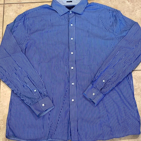 Tommy Hilfiger Men’s Dress Shirt - Picture 1 of 3